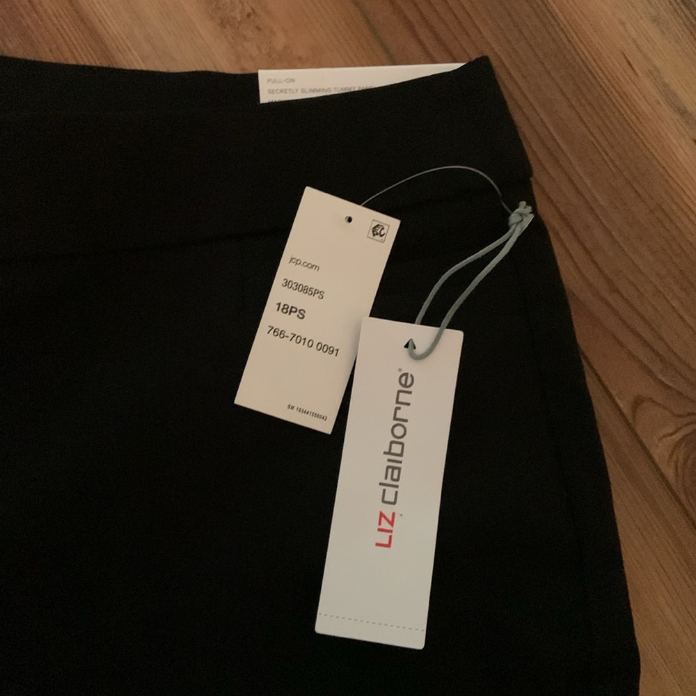 NWT Liz Claiborne Lisa Straight Leg Mid-Rise Pull-On Pants Size 18P Short - Picture 3 of 11